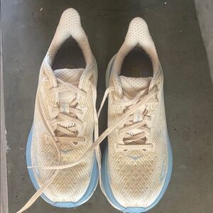 Hoka Clifton 9 Size 6